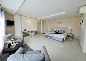Отель Thipurai City Hotel - SHA Extra Plus  Хуа Хин